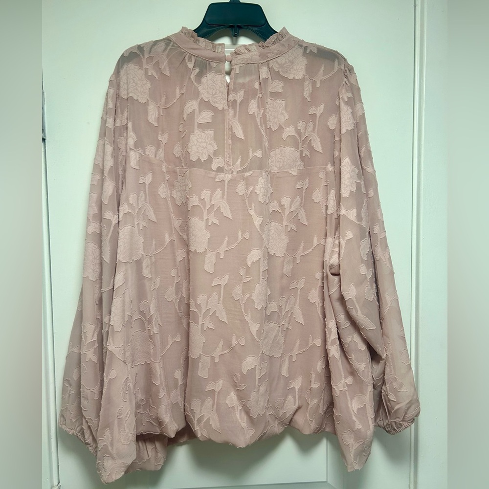 Torrid Chiffon Clip Floral Bubble Hem Blouse Sz 5X - Picture 4 of 6